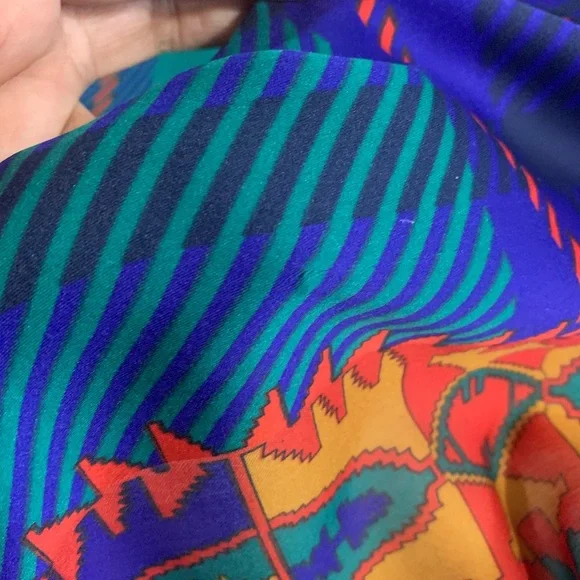 Vintage Scarf Made in Italy RN13962. - Picture 5 of 7